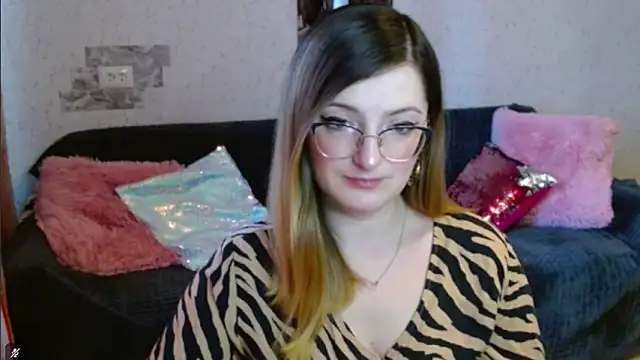 Snapshot of Arielsssplash chatting on November 20, 2025, 7:52 am Arielsssplash online show from November 20, 2025, 7:52 am