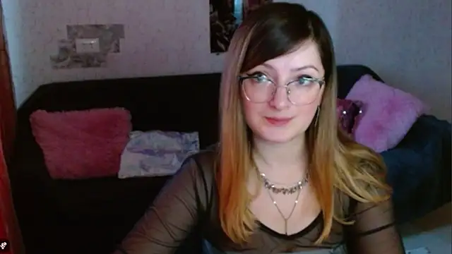 Snapshot of Arielsssplash chatting on November 26, 2025, 8:04 am Arielsssplash online show from November 26, 2025, 8:04 am