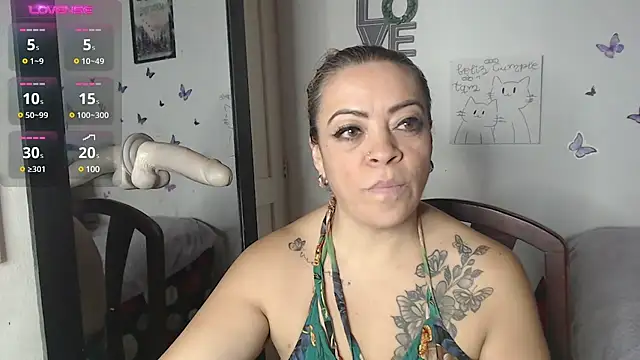 Snapshot of LIila28six chatting on February 12, 2025, 10:46 am LIila28six online show from February 12, 2025, 10:46 am