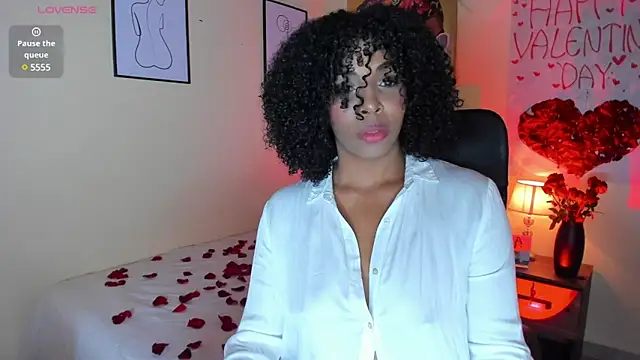 Snapshot of AitanaBrown_ chatting on February 14, 2025, 10:25 pm AitanaBrown online show from February 14, 2025, 10:25 pm