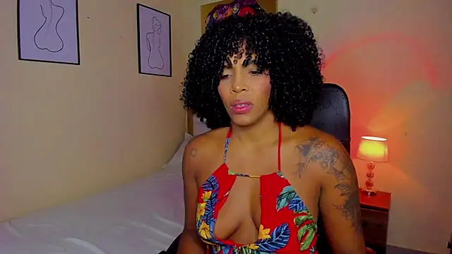 Snapshot of AitanaBrown_ chatting on November 2, 2025, 1:24 pm AitanaBrown online show from November 2, 2025, 1:24 pm