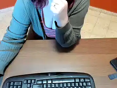 Snapshot of NikkiHolland chatting on February 6, 2025, 9:22 am NikkiHolland online show from February 6, 2025, 9:22 am