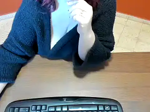 Snapshot of NikkiHolland chatting on February 7, 2025, 9:05 am NikkiHolland online show from February 7, 2025, 9:05 am