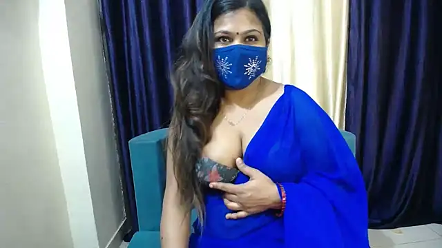 Snapshot of cutee__crazy chatting on December 26, 2024, 5:40 pm cutee  crazy online show from December 26, 2024, 5:40 pm