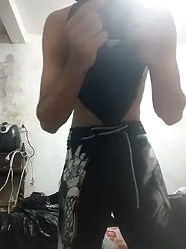 Snapshot of KleberL chatting on December 17, 2025, 10:05 pm KleberL online show from December 17, 2025, 10:05 pm