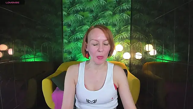 Snapshot of NikaGentle chatting on December 13, 2024, 5:49 am NikaGentle online show from December 13, 2024, 5:49 am