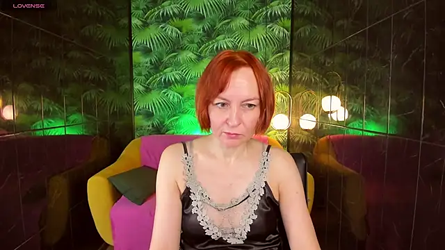 Snapshot of NikaGentle chatting on December 18, 2024, 6:21 am NikaGentle online show from December 18, 2024, 6:21 am