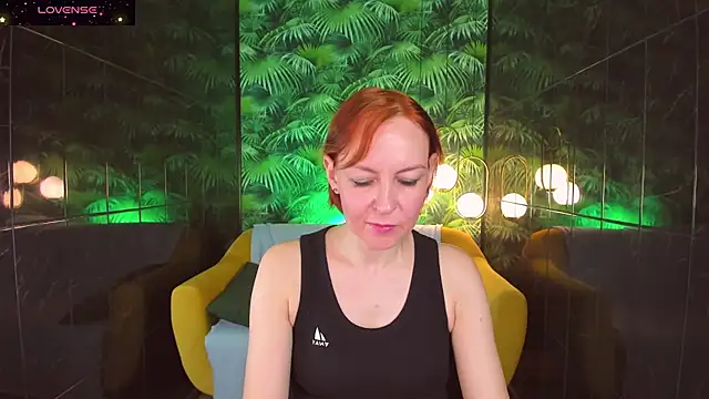 Snapshot of NikaGentle chatting on December 21, 2024, 5:47 am NikaGentle online show from December 21, 2024, 5:47 am