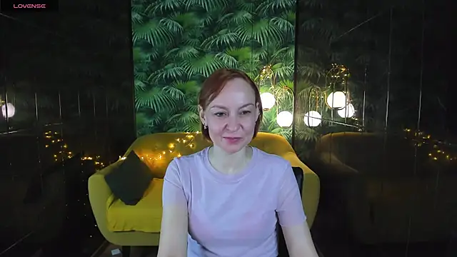 Snapshot of NikaGentle chatting on January 3, 2025, 5:39 am NikaGentle online show from January 3, 2025, 5:39 am