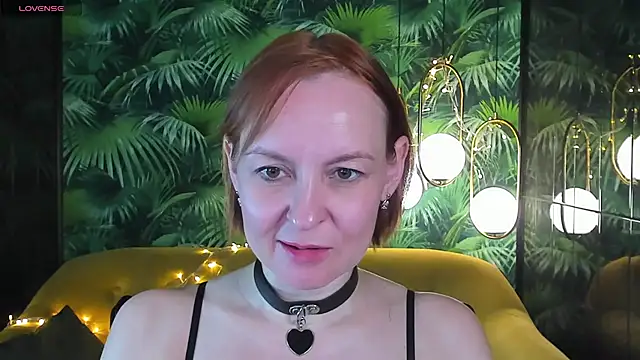 Snapshot of NikaGentle chatting on January 3, 2025, 11:46 am NikaGentle online show from January 3, 2025, 11:46 am