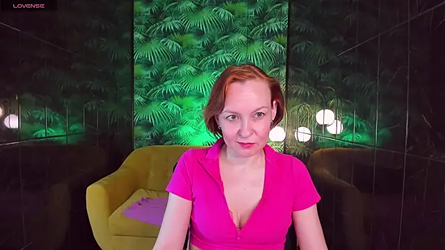 Snapshot of NikaGentle chatting on January 10, 2025, 9:02 am NikaGentle online show from January 10, 2025, 9:02 am