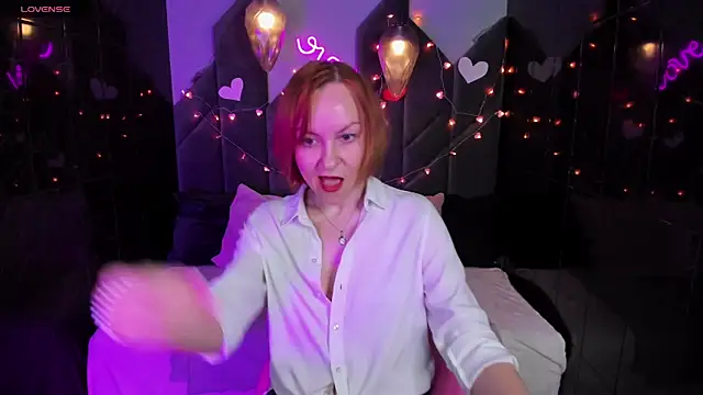 Snapshot of NikaGentle chatting on February 13, 2025, 8:38 am NikaGentle online show from February 13, 2025, 8:38 am