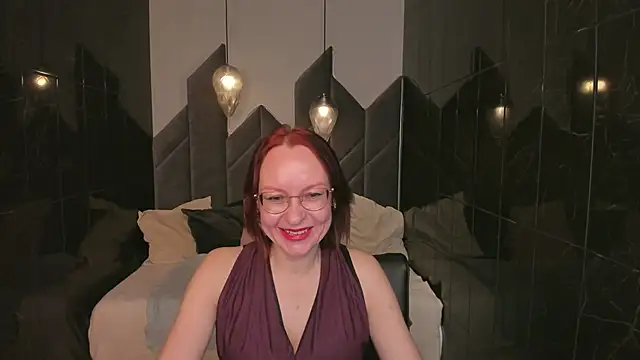 Snapshot of NikaGentle chatting on November 3, 2025, 6:47 am NikaGentle online show from November 3, 2025, 6:47 am