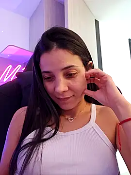 miaeyes online show from January 17, 2025, 5:08 pm