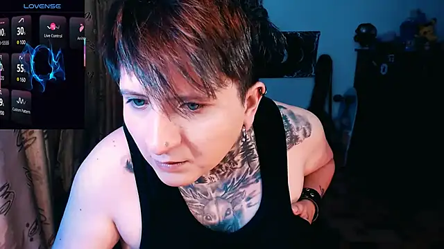 Marieblueeyes online show from October 27, 2025, 11:20 pm