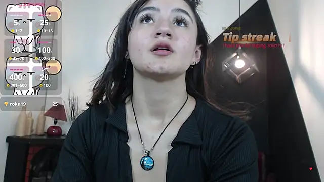 Snapshot of Perla_Campbell chatting on December 12, 2024, 8:43 pm Perla Campbell online show from December 12, 2024, 8:43 pm