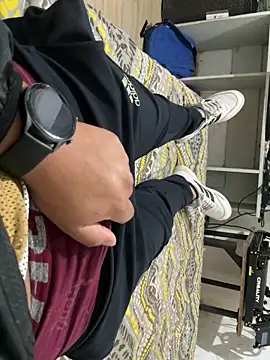 Snapshot of elvis0966 chatting on February 22, 2025, 3:12 am elvis0966 online show from February 22, 2025, 3:12 am