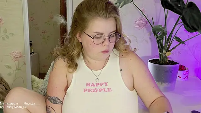 sinnamon  online show from September 21, 2025, 7:04 pm