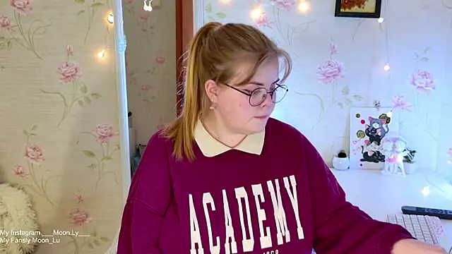 sinnamon  online show from December 2, 2025, 2:12 pm