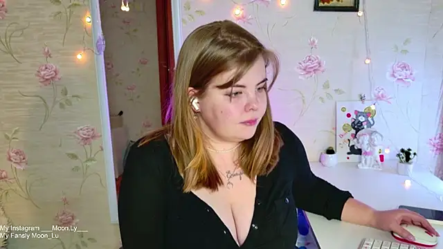 sinnamon  online show from December 15, 2025, 12:42 pm