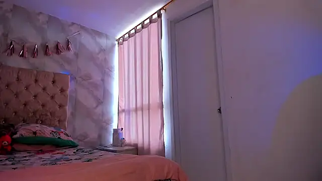 KatalinaMillan online show from December 23, 2024, 5:22 pm