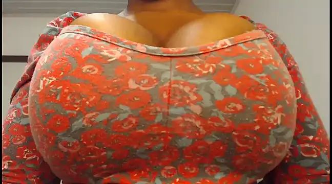 Snapshot of biggracie chatting on January 3, 2025, 3:33 pm biggracie online show from January 3, 2025, 3:33 pm