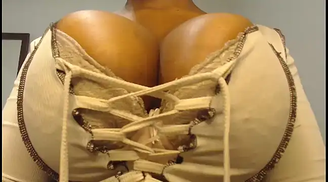 Snapshot of biggracie chatting on February 25, 2025, 11:19 am biggracie online show from February 25, 2025, 11:19 am