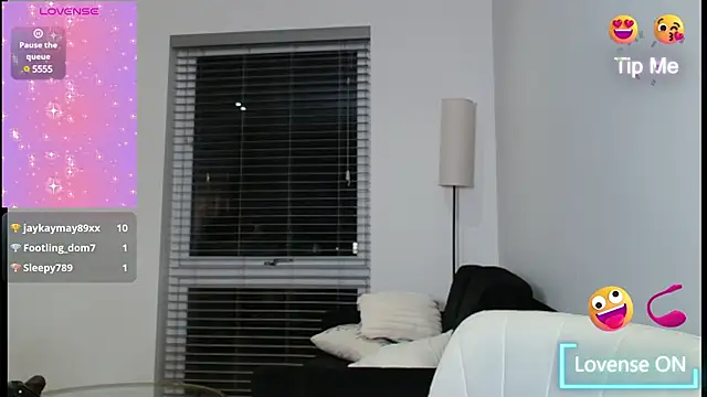 chelseablonde online show from March 5, 2025, 9:15 pm