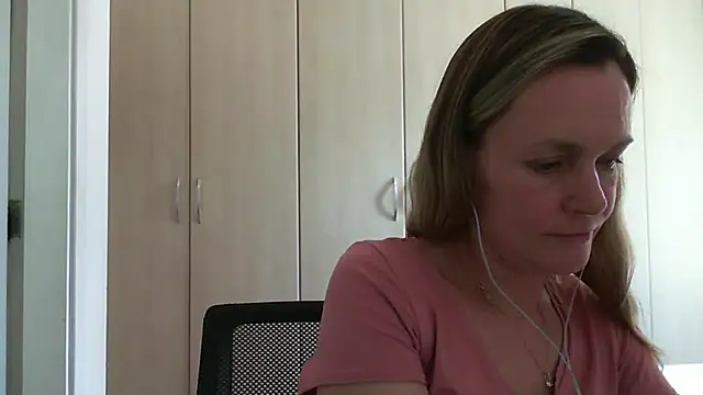 Annylove1 online show from February 26, 2025, 3:19 pm