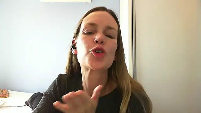 Annylove1 online show from September 10, 2025, 5:13 pm