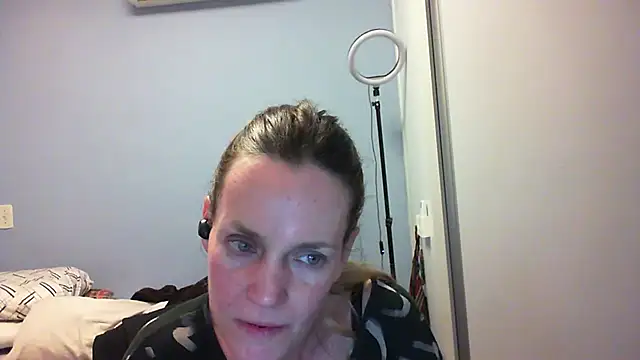 Annylove1 online show from November 3, 2025, 12:24 am