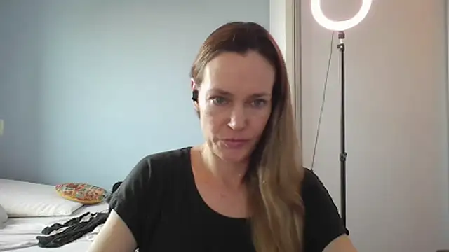 Annylove1 online show from December 16, 2025, 10:53 am