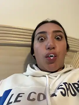 Snapshot of Hannahoff chatting on January 20, 2025, 3:26 am Hannahoff online show from January 20, 2025, 3:26 am