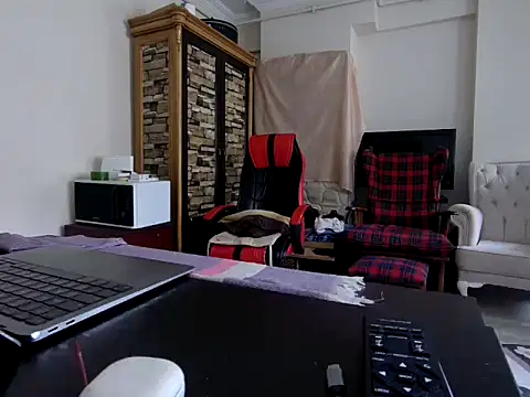 ALPHANDRE online show from September 18, 2025, 5:42 am