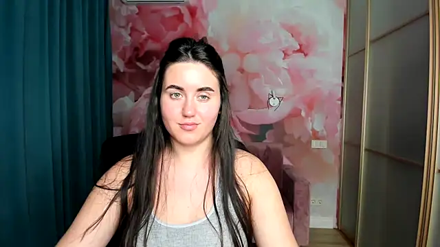 Roxie Bradley online show from December 14, 2024, 7:46 pm