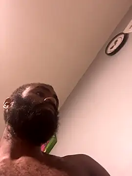 Snapshot of SlxmXBlxck chatting on October 13, 2025, 1:05 am SlxmXBlxck online show from October 13, 2025, 1:05 am