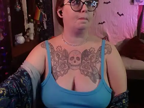 Snapshot of edgexchaos chatting on October 30, 2025, 1:29 am edgexchaos online show from October 30, 2025, 1:29 am