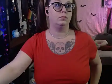 Snapshot of edgexchaos chatting on October 31, 2025, 12:06 pm edgexchaos online show from October 31, 2025, 12:06 pm