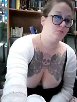 Snapshot of edgexchaos chatting on November 15, 2025, 1:51 pm edgexchaos online show from November 15, 2025, 1:51 pm