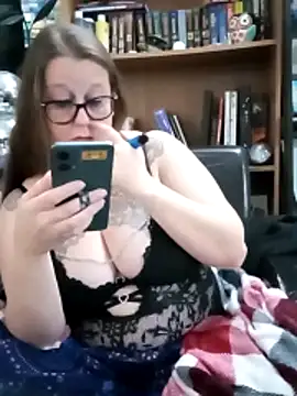 Snapshot of edgexchaos chatting on November 30, 2025, 1:20 am edgexchaos online show from November 30, 2025, 1:20 am