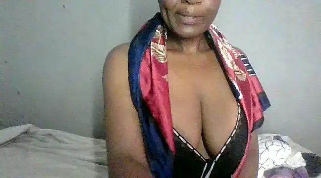 Snapshot of BeejayLoverxx chatting on February 2, 2025, 4:37 am BeejayLoverxx online show from February 2, 2025, 4:37 am
