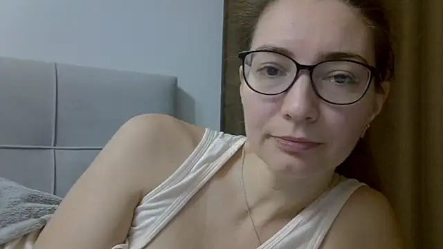 Ashleyspice online show from December 17, 2025, 5:57 am