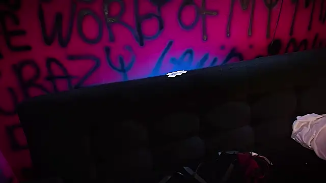 Snapshot of Laura_takint chatting on February 4, 2025, 4:08 pm Laura takint online show from February 4, 2025, 4:08 pm