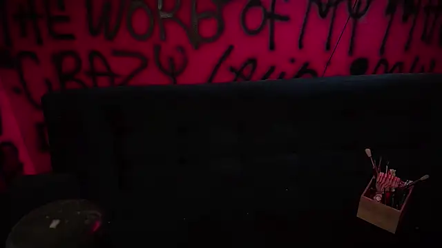 Laura takint online show from February 5, 2025, 4:03 pm