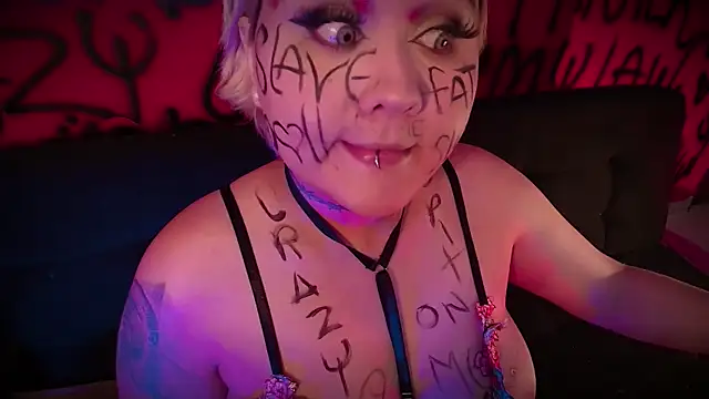 Snapshot of Laura_takint chatting on February 24, 2025, 10:14 pm Laura takint online show from February 24, 2025, 10:14 pm