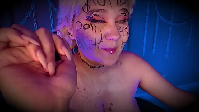 Snapshot of Laura_takint chatting on February 28, 2025, 10:06 pm Laura takint online show from February 28, 2025, 10:06 pm