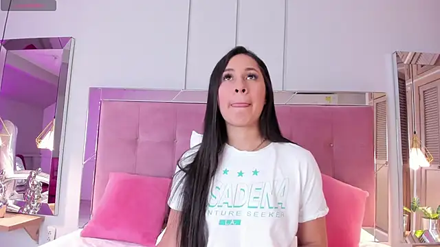 Snapshot of Ahincale chatting on February 17, 2025, 7:42 pm Ahincale online show from February 17, 2025, 7:42 pm