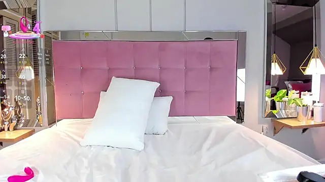 Snapshot of Ahincale chatting on October 14, 2025, 7:58 pm Ahincale online show from October 14, 2025, 7:58 pm