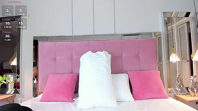 Snapshot of Ahincale chatting on October 24, 2025, 7:54 pm Ahincale online show from October 24, 2025, 7:54 pm