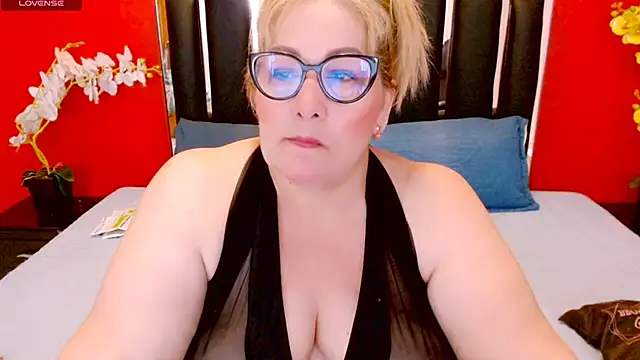 Nayla Garner online show from March 22, 2025, 4:37 pm